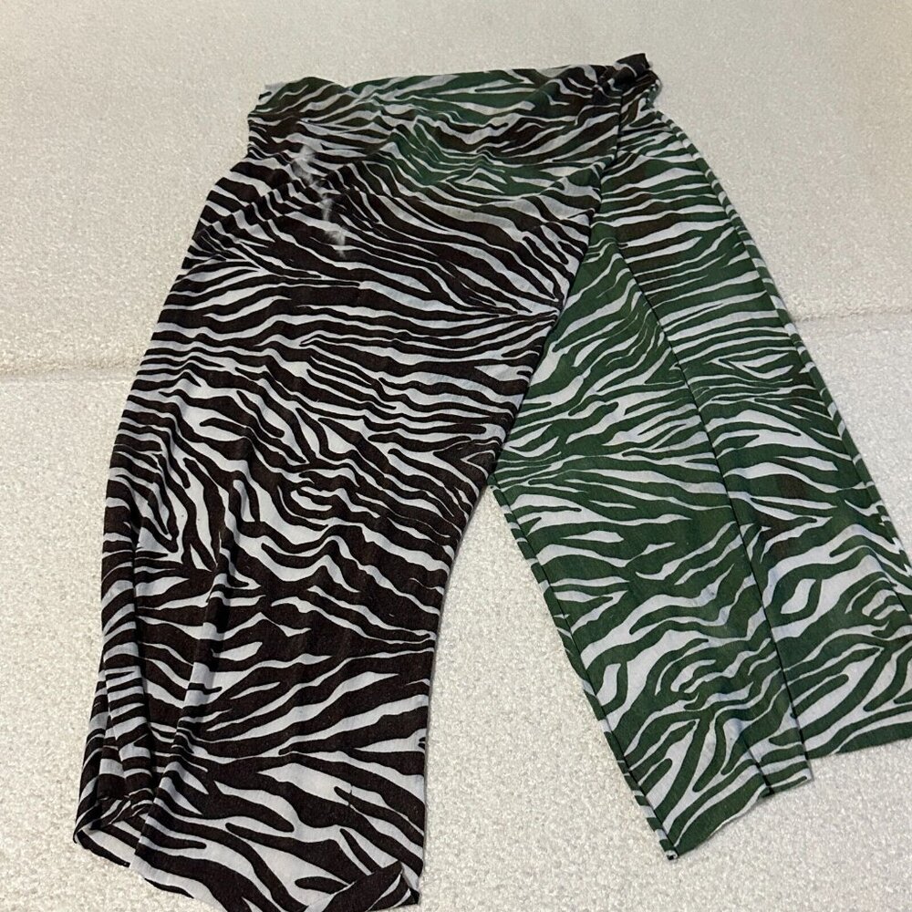 Women's black and green‎ animal pattern scarf
